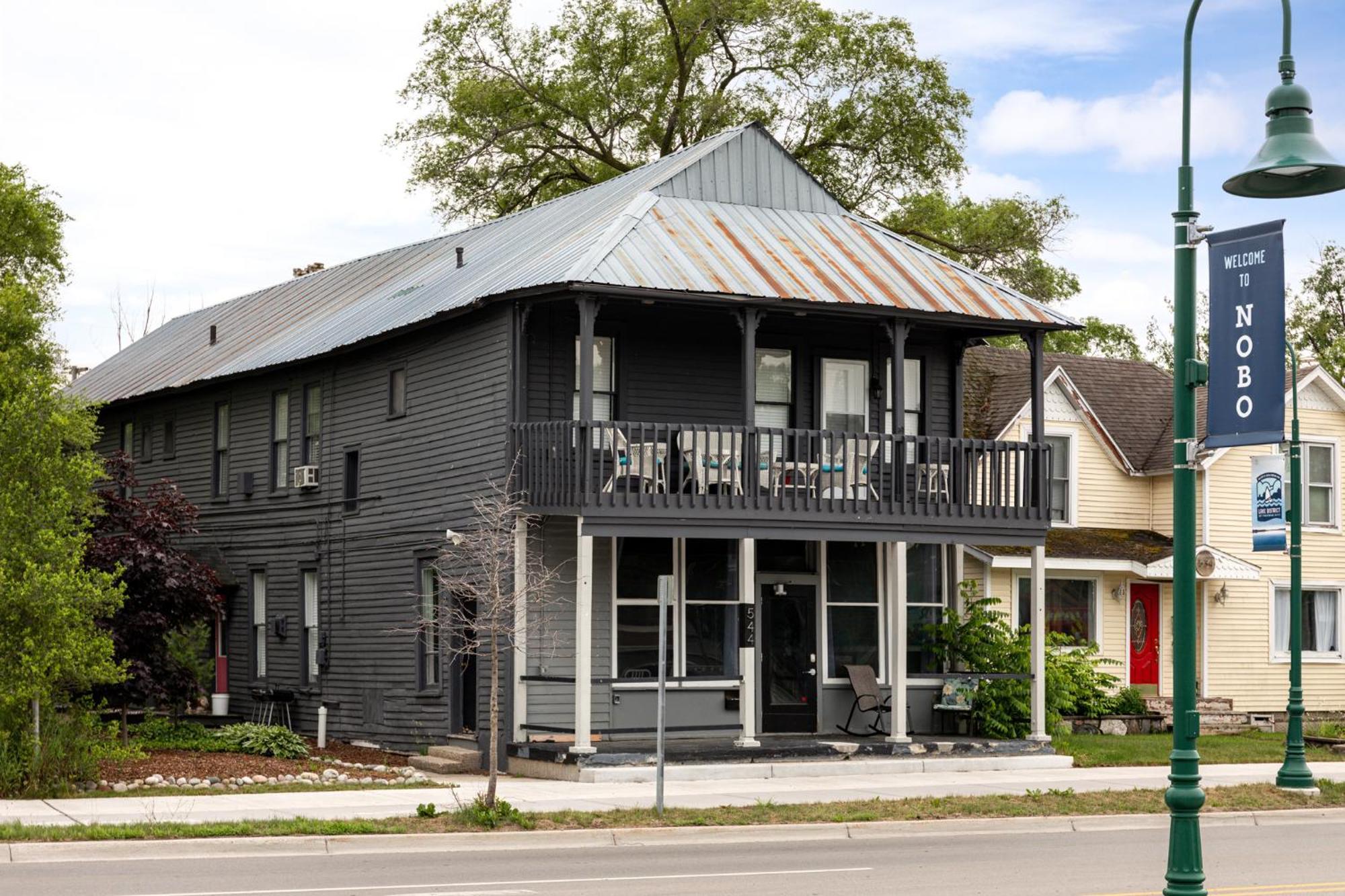 The Pearl Walk Everywhere Ac Traverse City