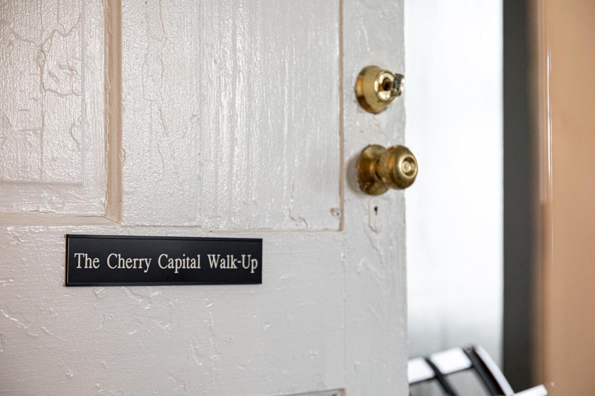 The Cherry Capital Walk-up Walk Everywhere Ac * Traverse City