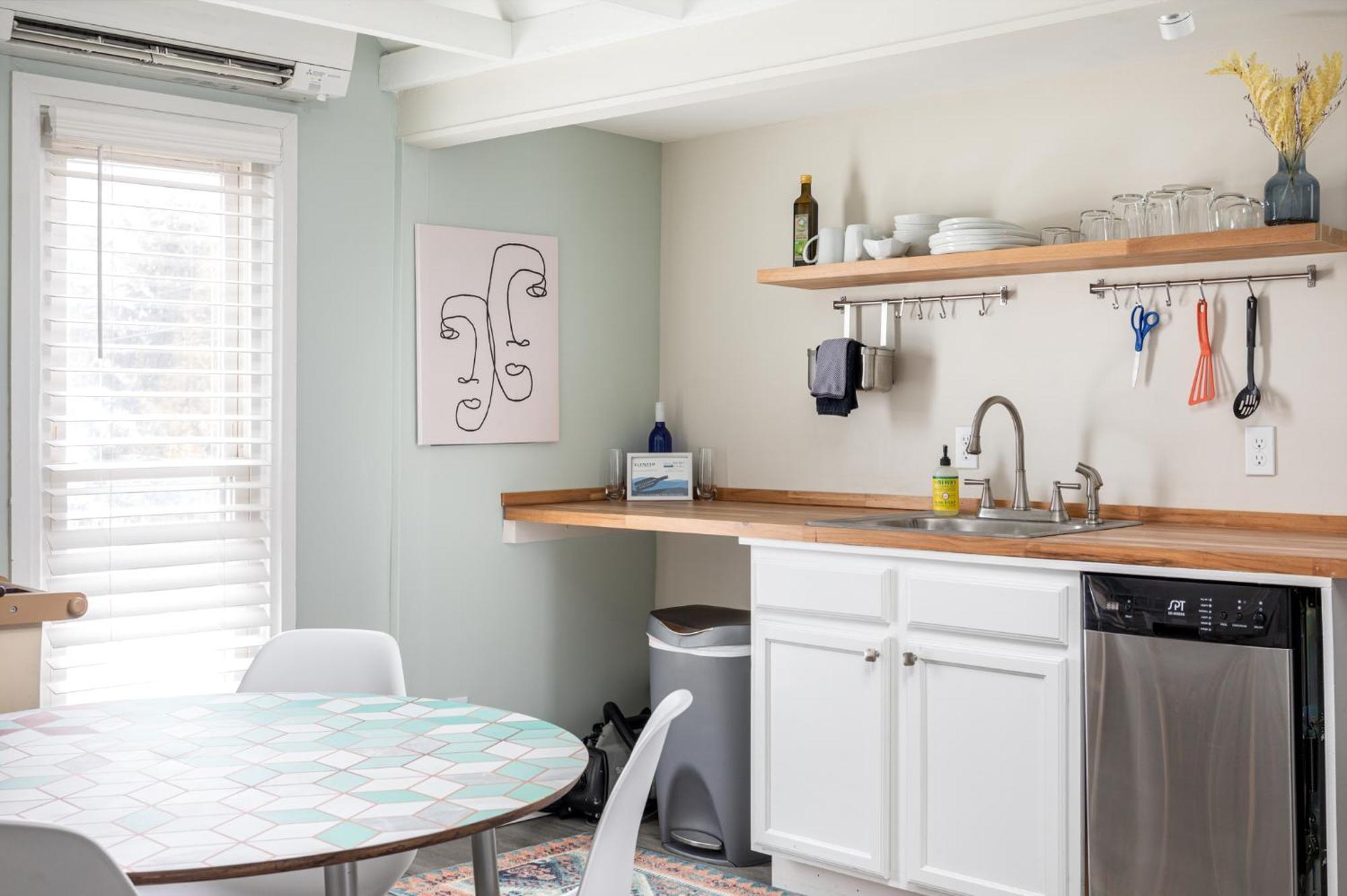 Modern Mid-century Downtown Ac Walkable *