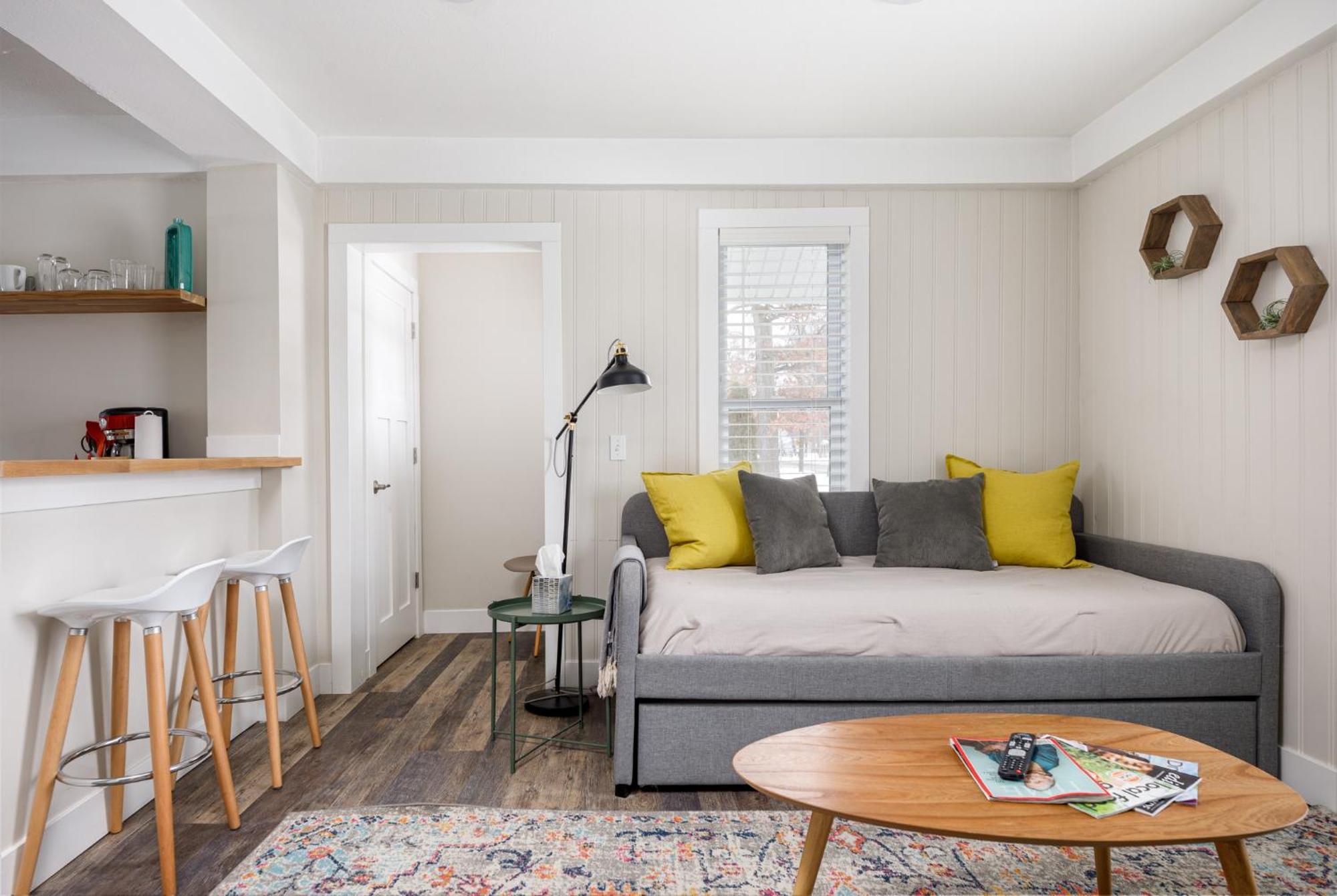 Modern Duplex Downtown Ac Walkable Holiday home Traverse City