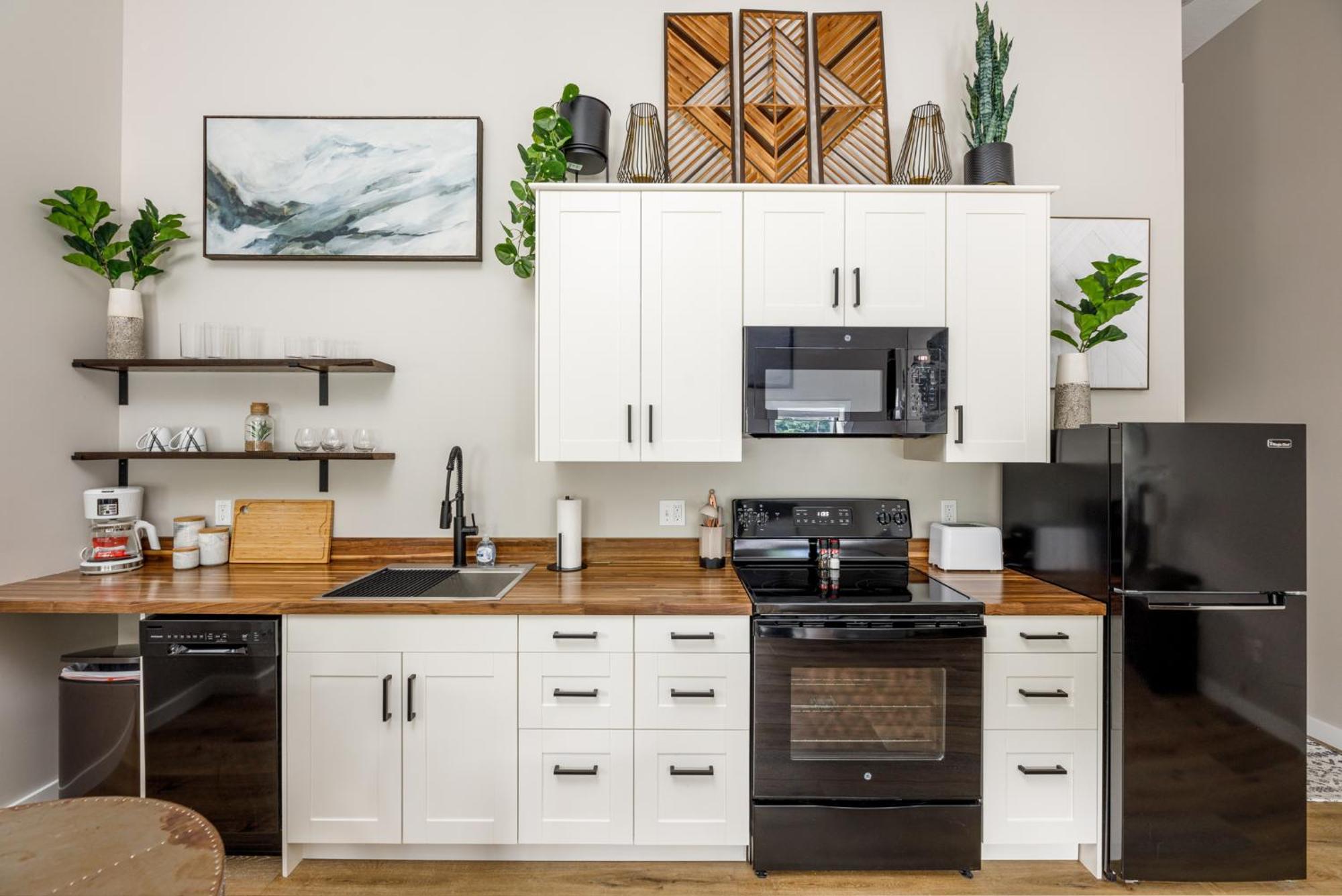 Apartment Modern & Cozy Walk To Downtown & Traverse City