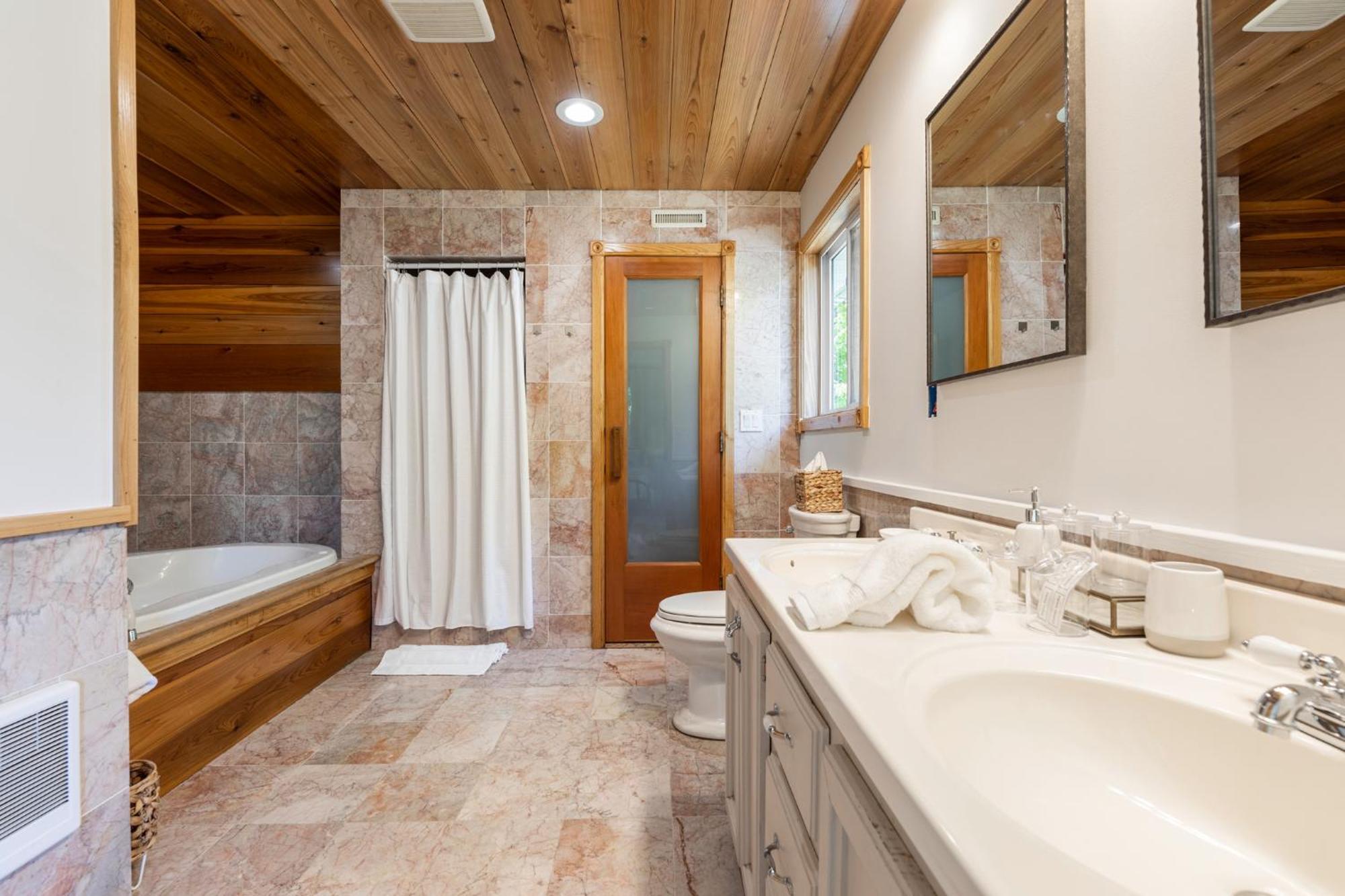 Vineyard Haven Ac Jacuzzi Sauna Private En Holiday home Traverse City
