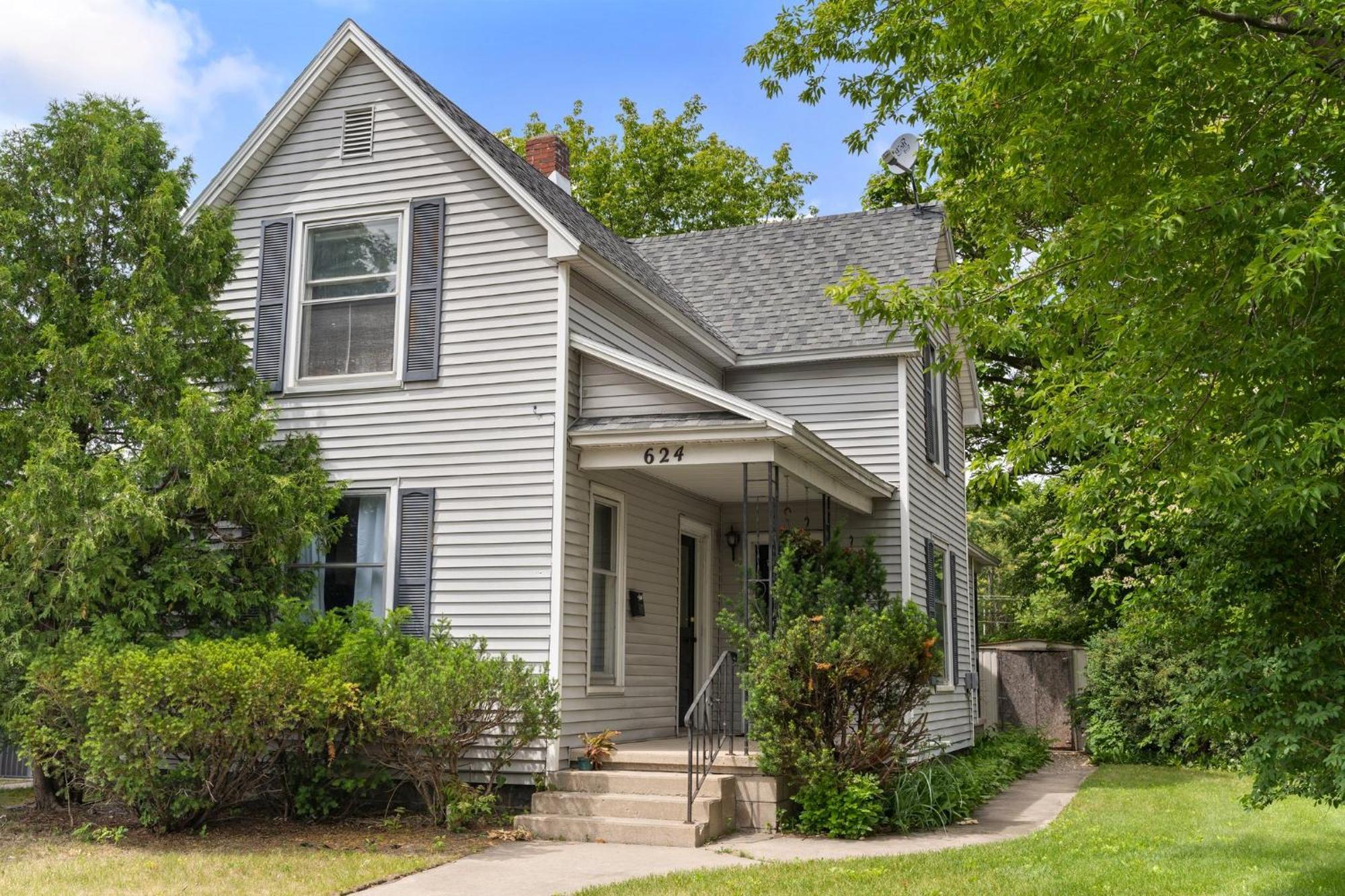 Vintage Vibes Duplex Downtown Ac Restaurants Holiday home