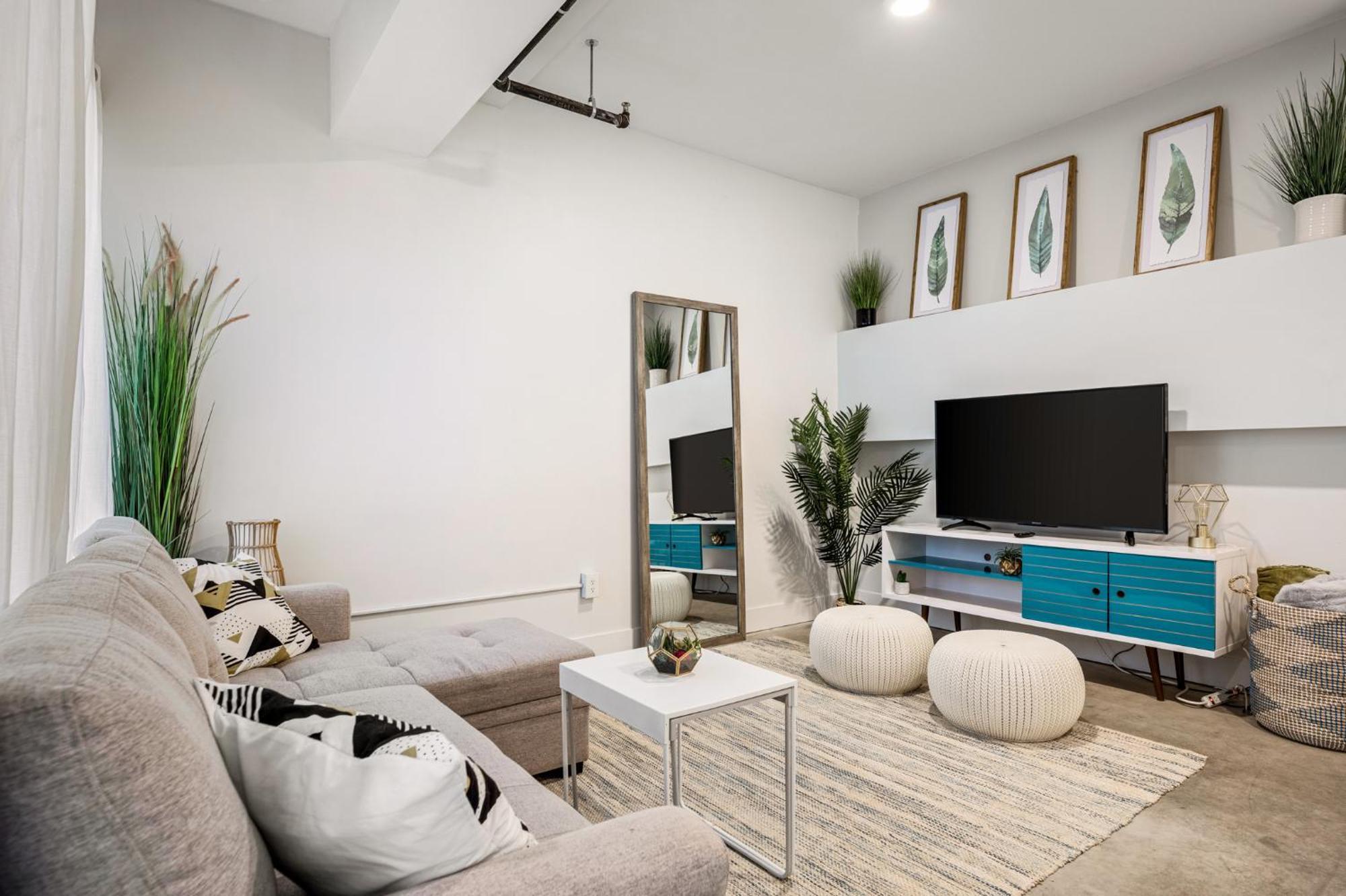 Heart Of Traverse Ac Ada Compliant Downtown Apartment Traverse City