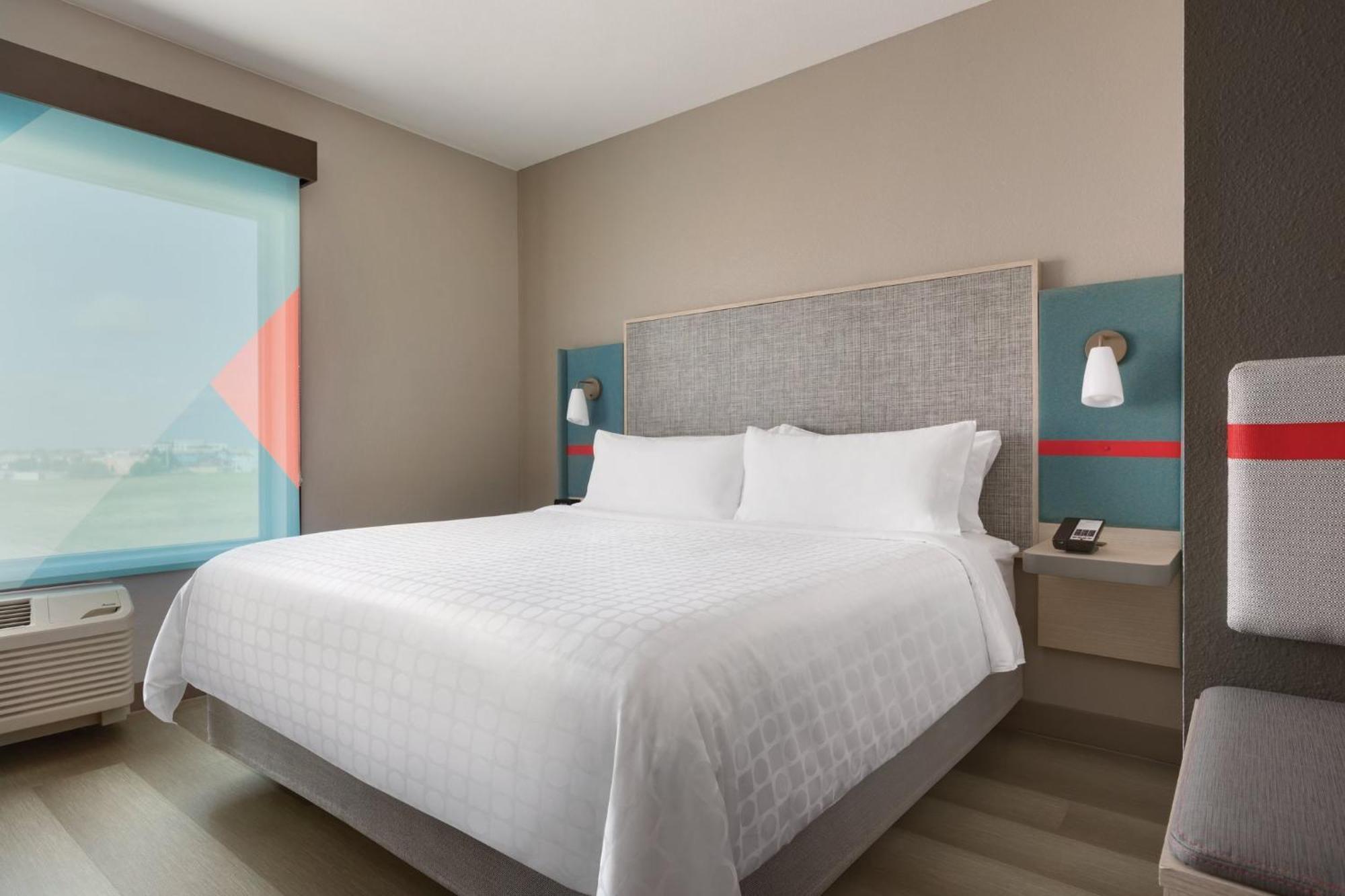 Hotel Avid Traverse By Ihg