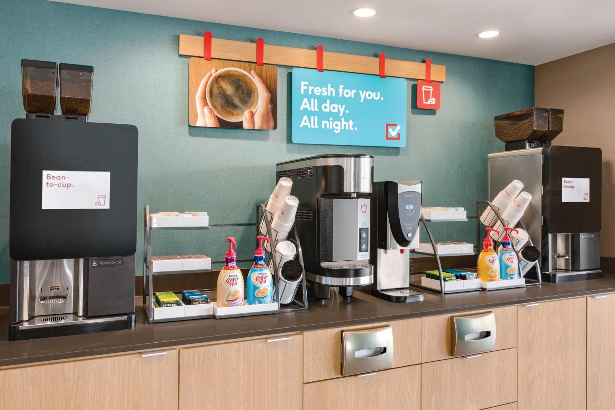 Hotel Avid Traverse By Ihg 2*