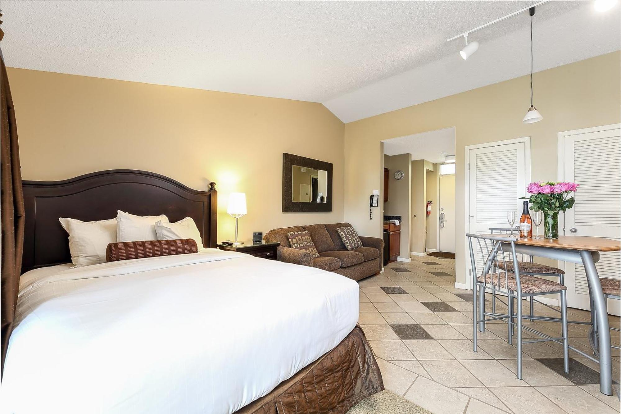 Apartment Views At The Shores Great Location Traverse City