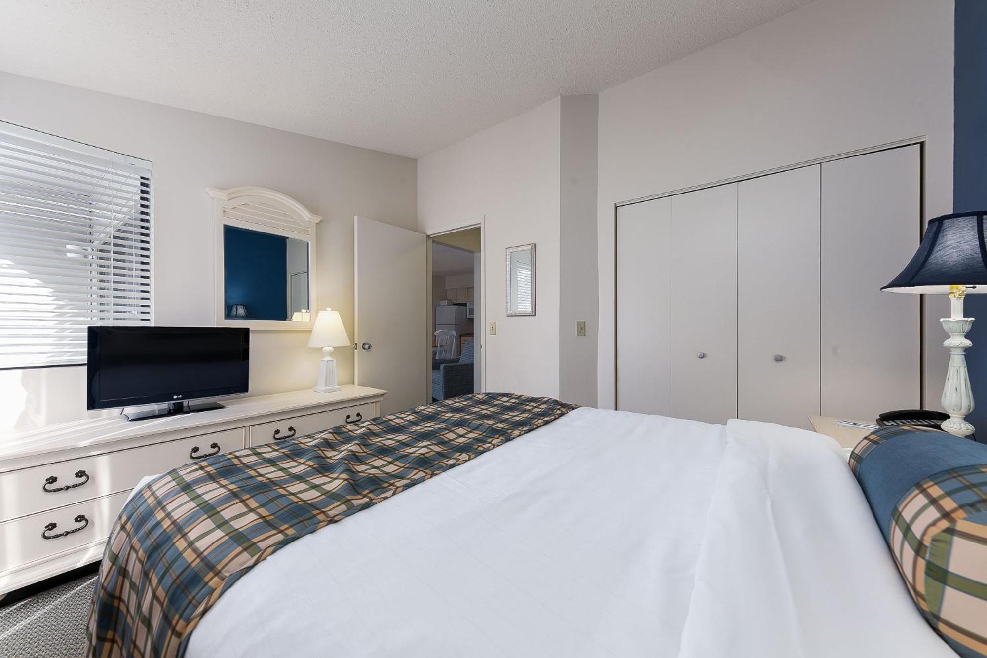 Apartment Stunning With Access The Shores 5719 *
