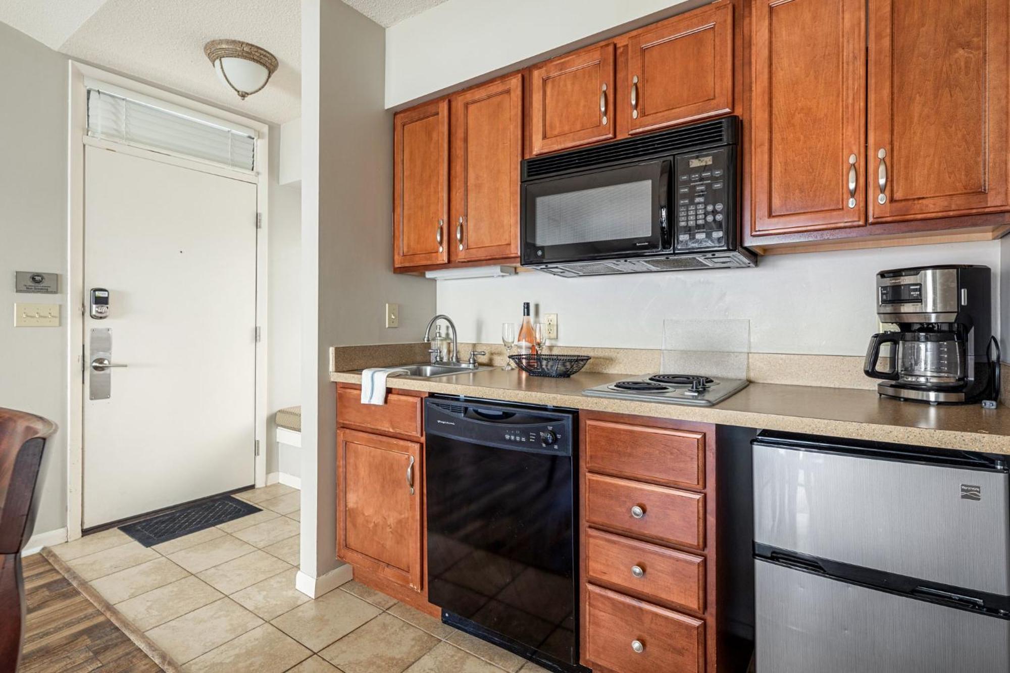 Stunning Views At The Shores Apartment Traverse City