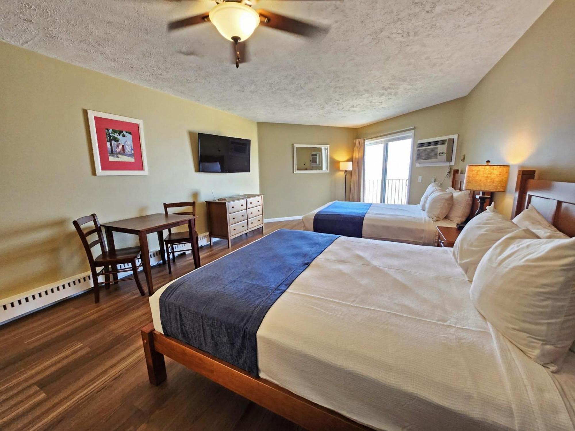 Hotel Pointes North Beachfront