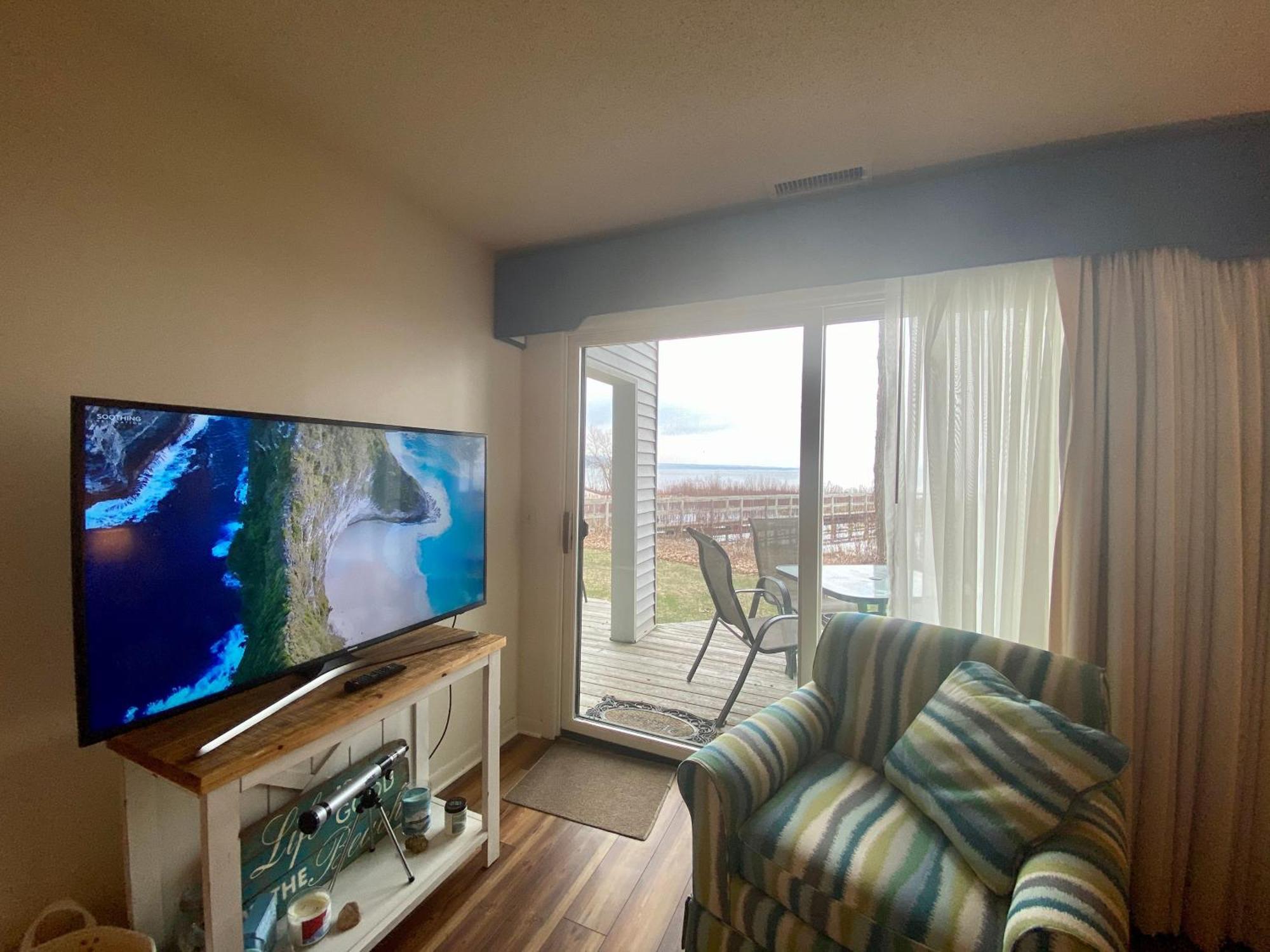 Gorgeous View Deluxe At The Shores Apartment *