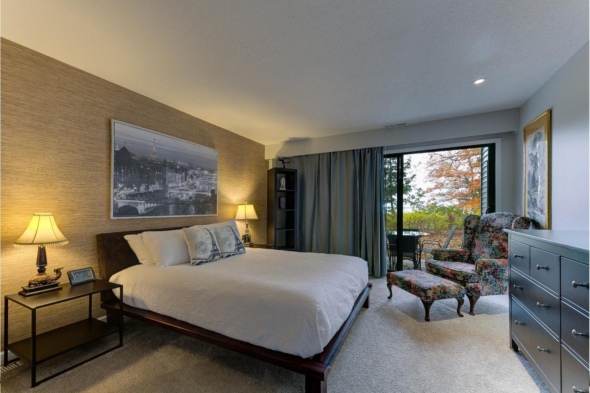 Cozy Aviation Style View At The Shores Apartment Traverse City