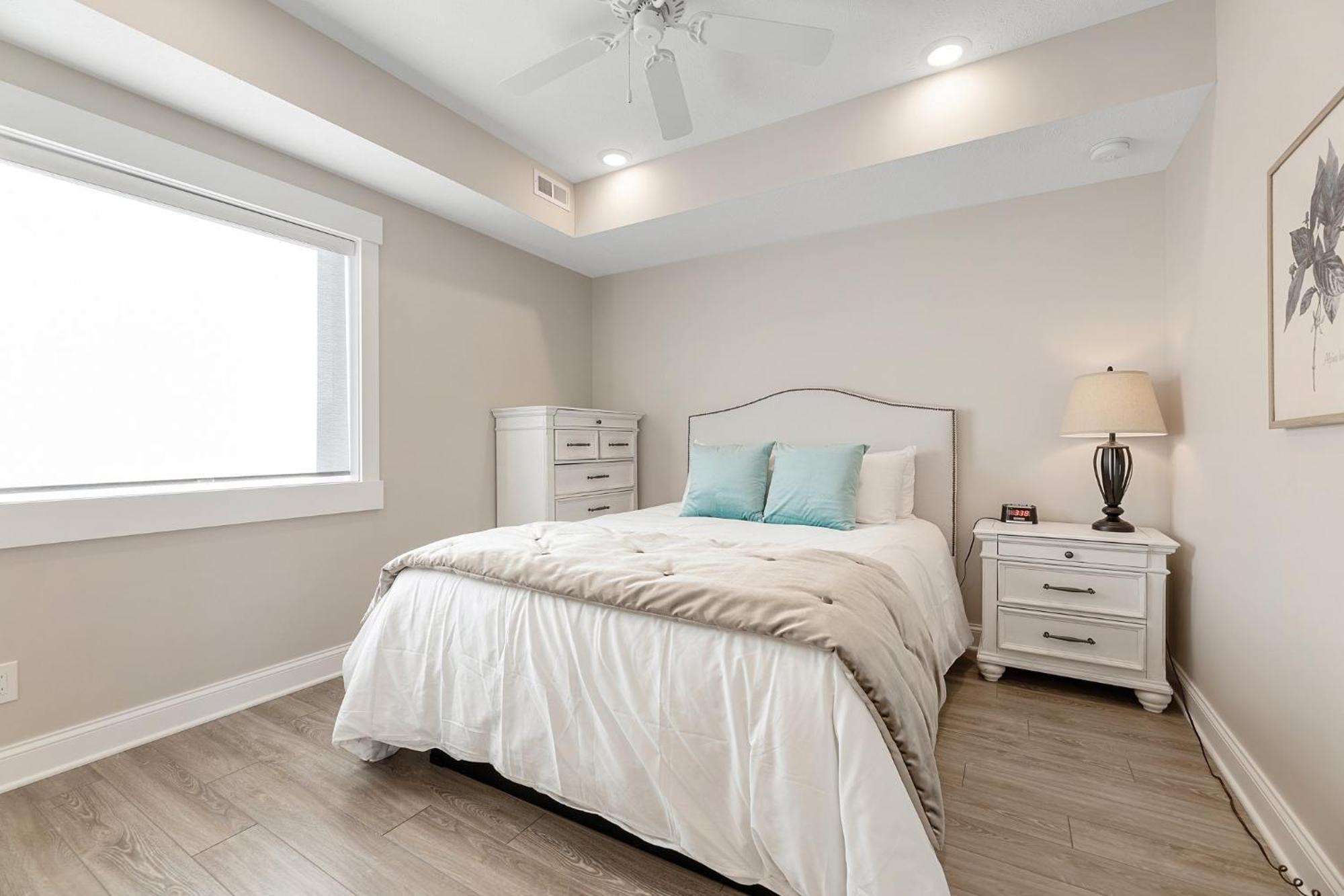 Luxury Downtown 2bdr View Penthouse Steps To 404e *