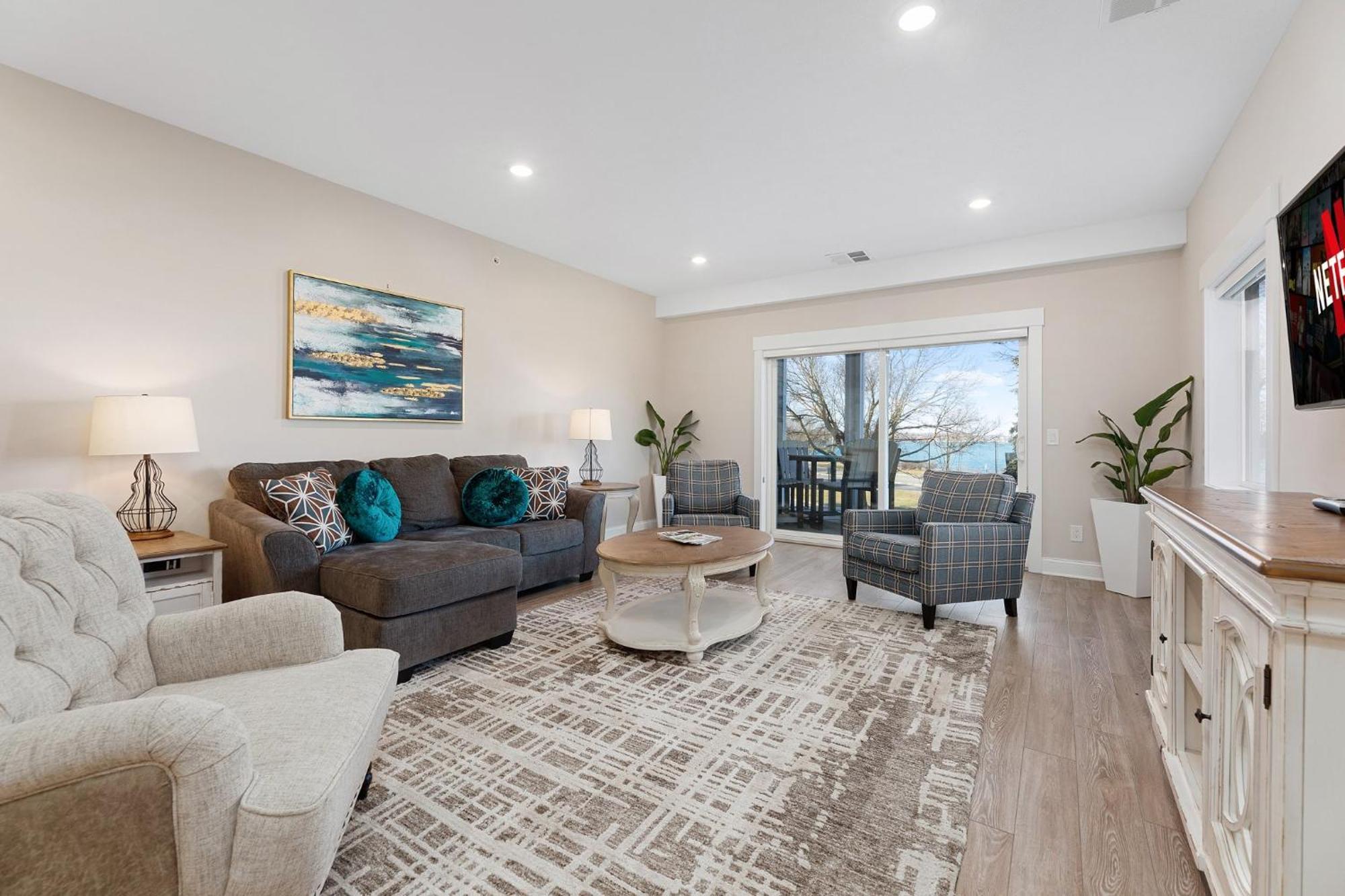 Luxury Downtown 2bdr View Penthouse Steps To 404e