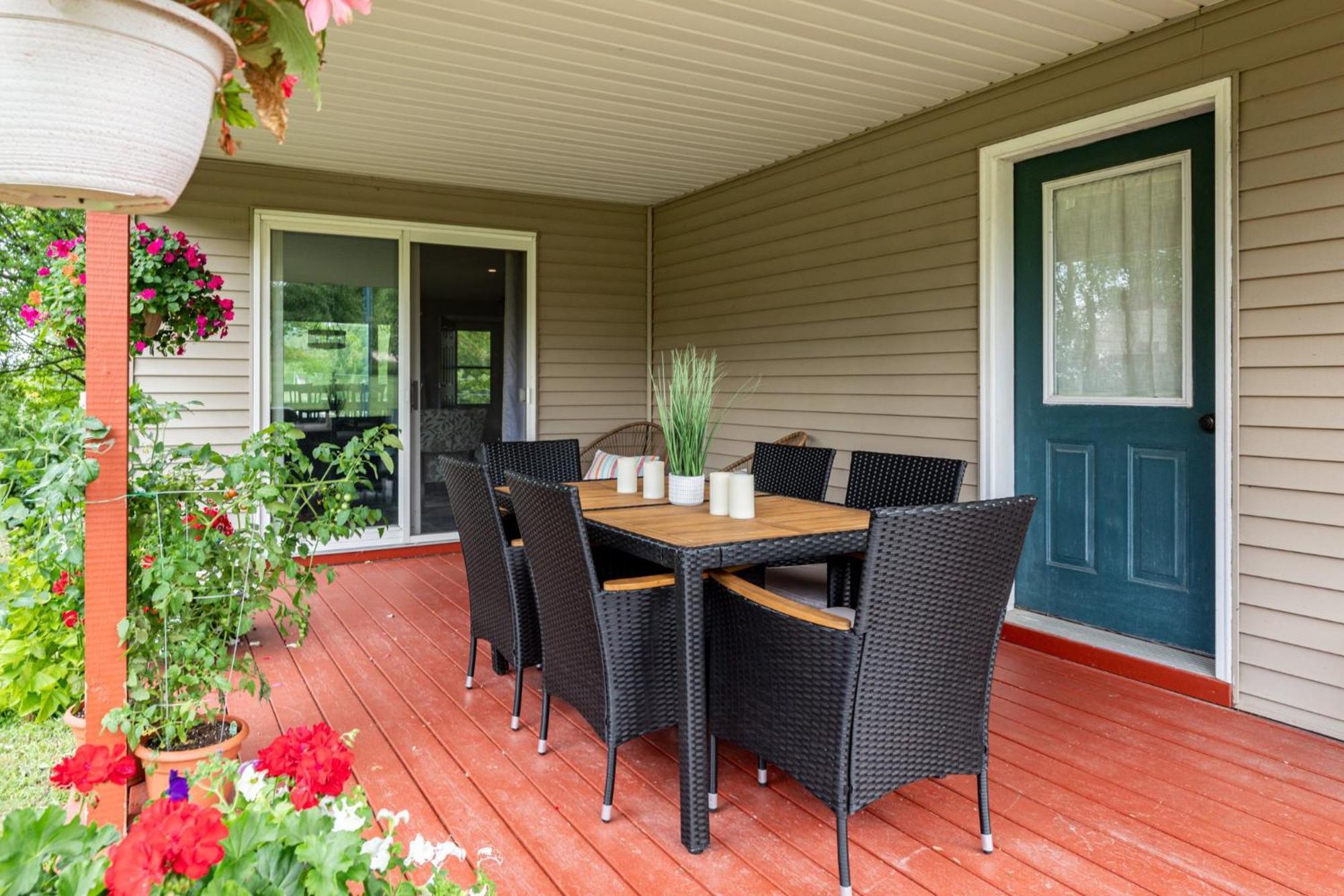 La Petite Ferme - Newly Renovated 3bdr - 6200