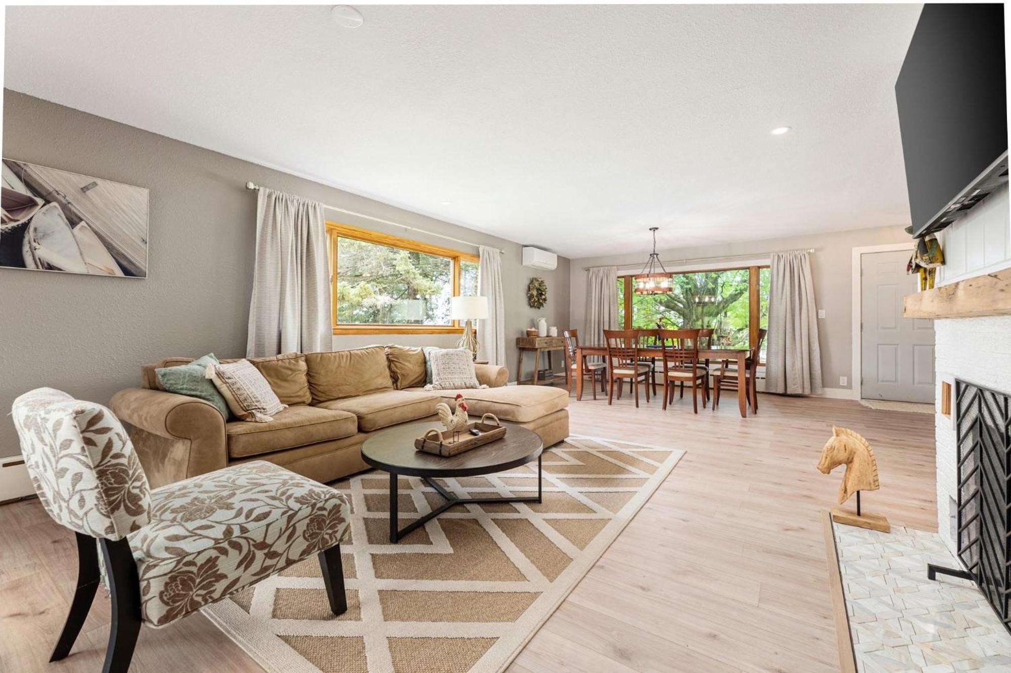 La Petite Ferme - Newly Renovated 3bdr - 6200
