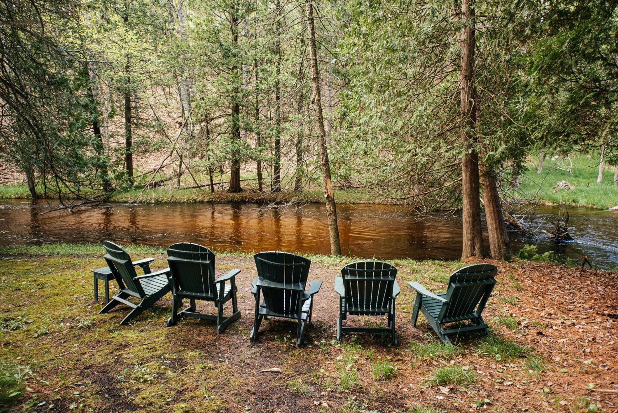 Natures Beauty At Forks River 1bdr With Loft 8895 Villa Traverse City