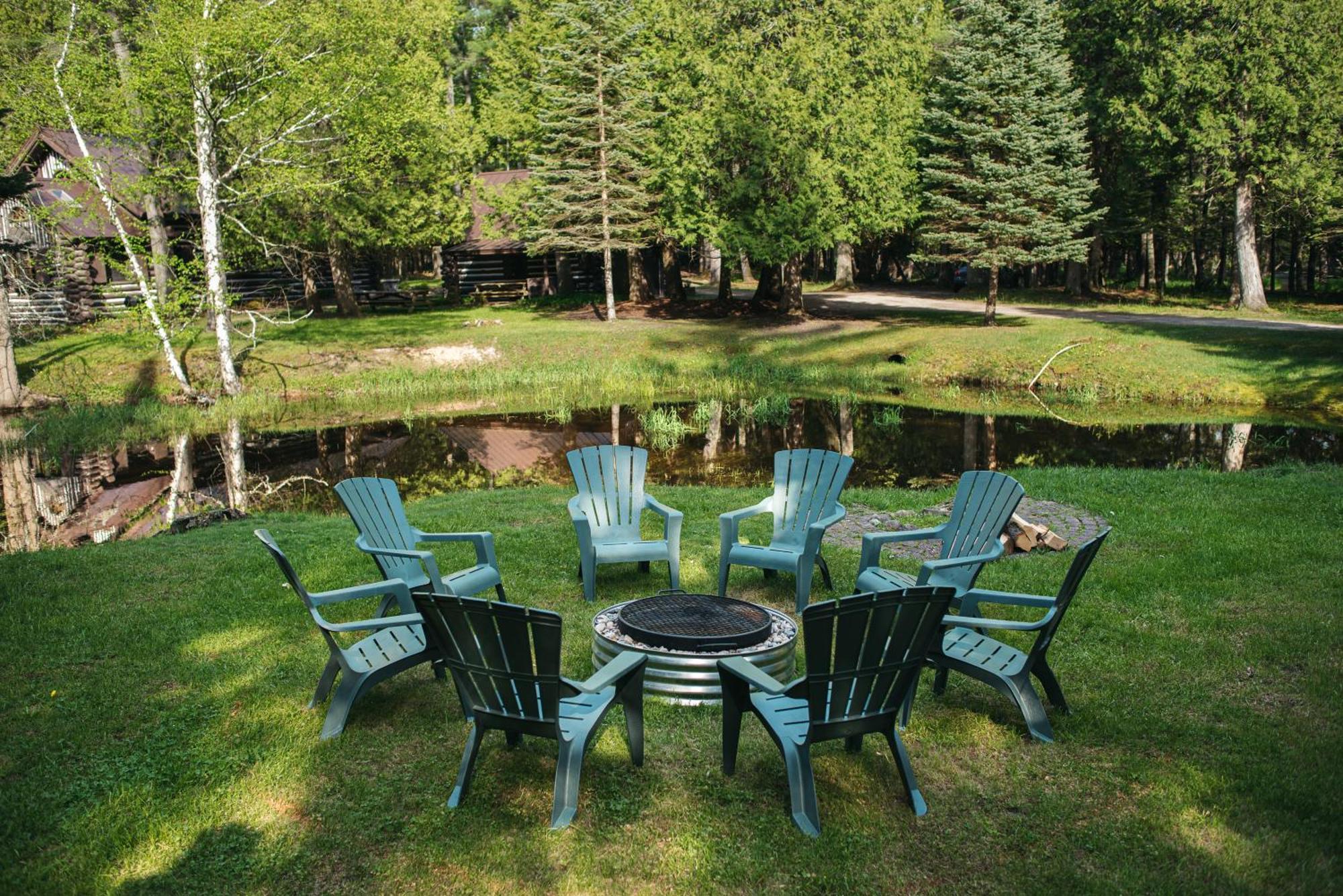 Villa Natures Beauty At Forks River 1bdr With Loft 8895 Traverse City