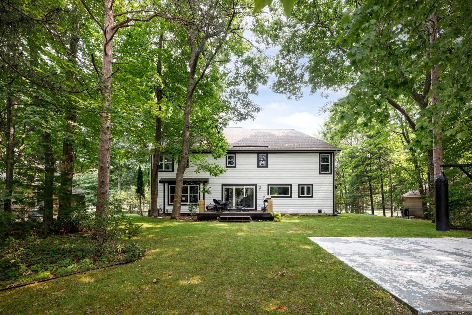 Peaceful Luxury Unique 3 Bdr With Cinema Gym And * Traverse City