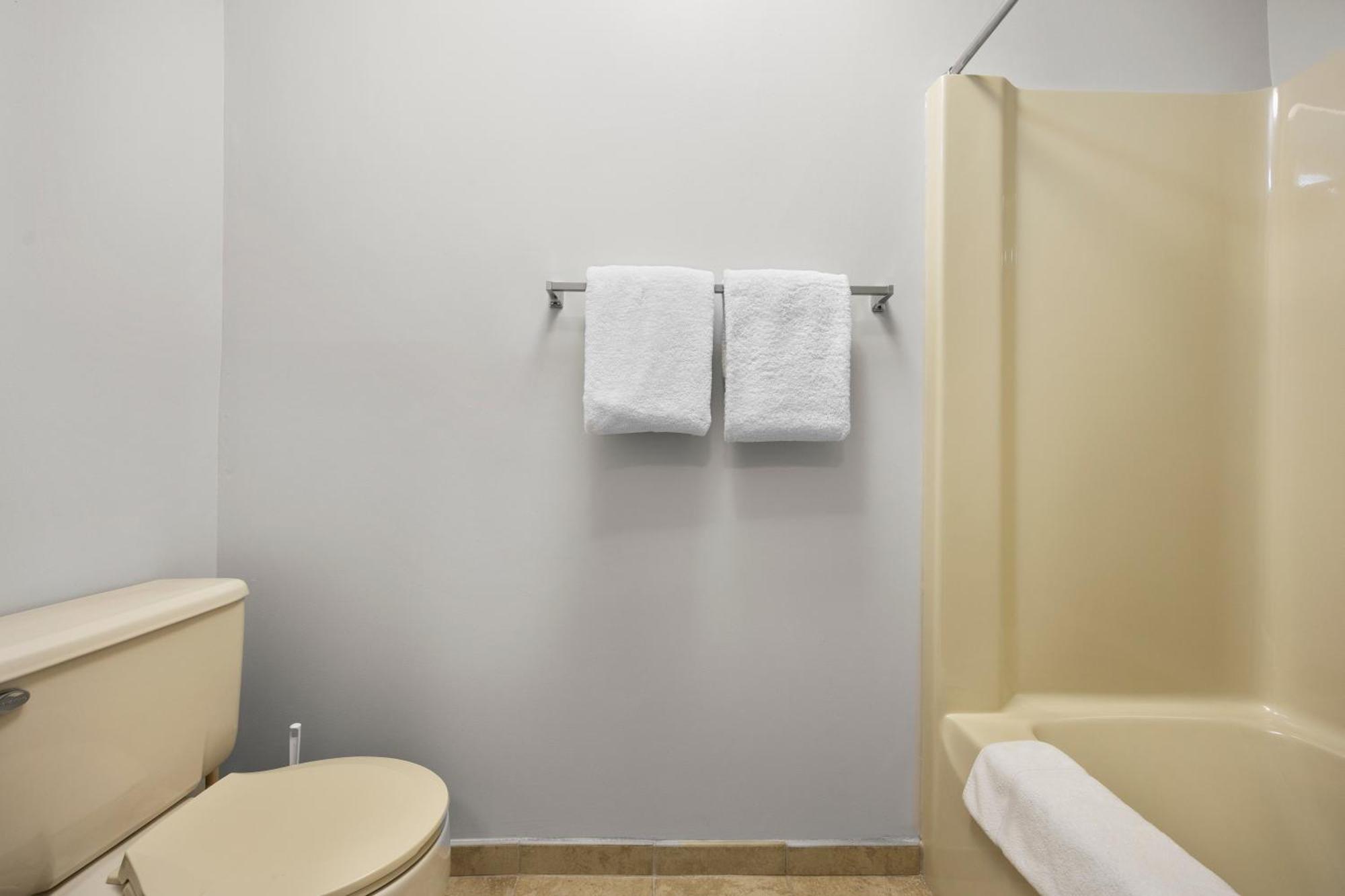 Lakeview Golf Retreat 1bdr At 5057