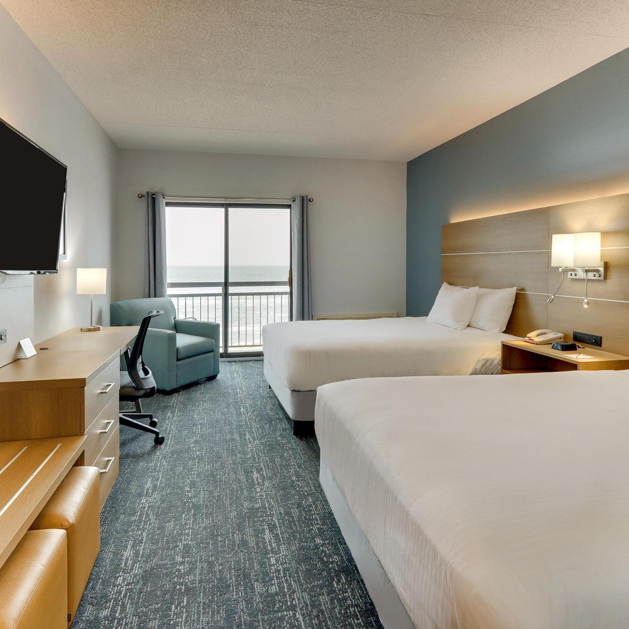 Parkshore 3*