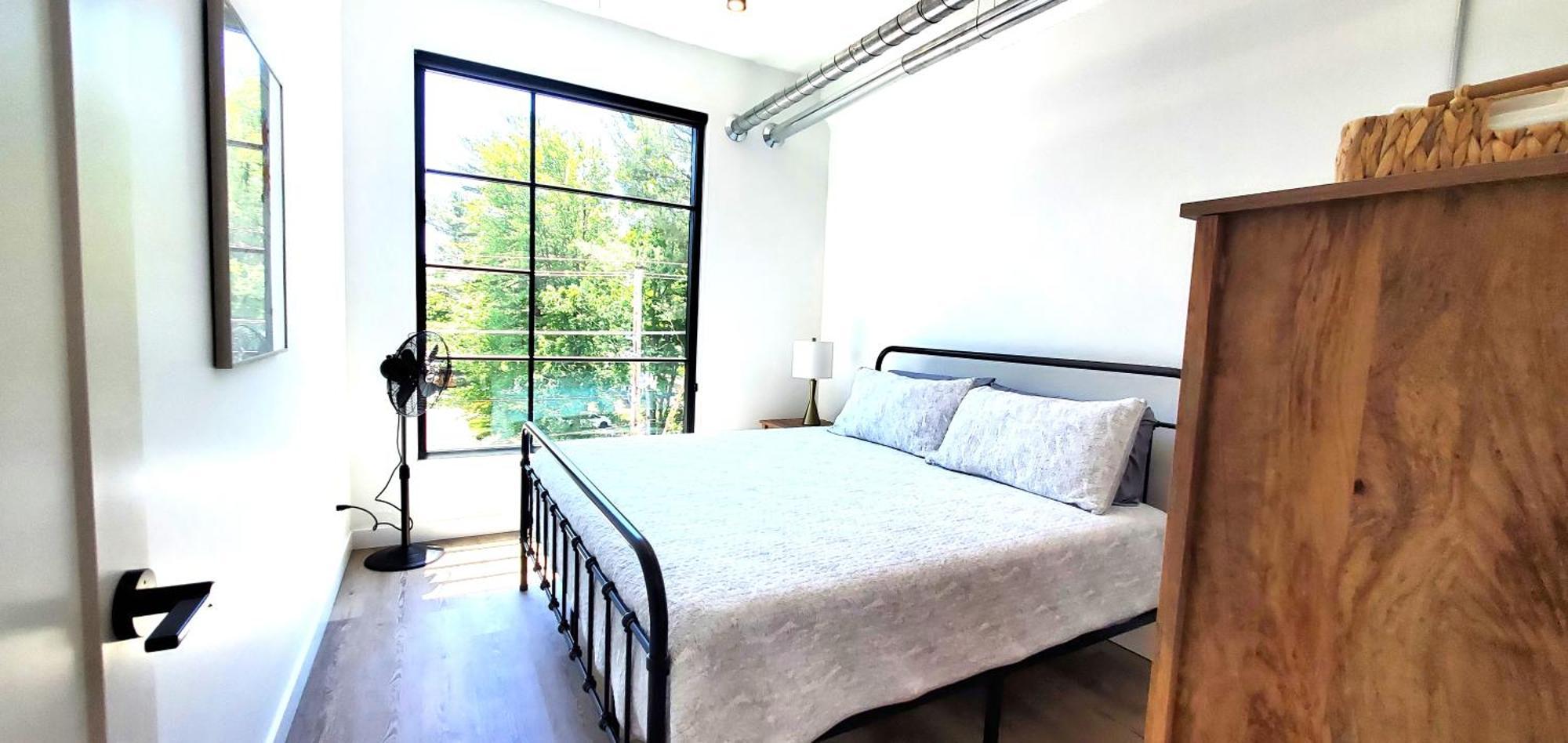 Perch With Rooftop Terrace & Hot Tubs Near Downtown Traverse City