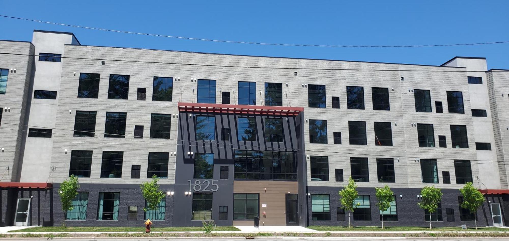 Apartment Perch With Rooftop Terrace & Hot Tubs Near Downtown