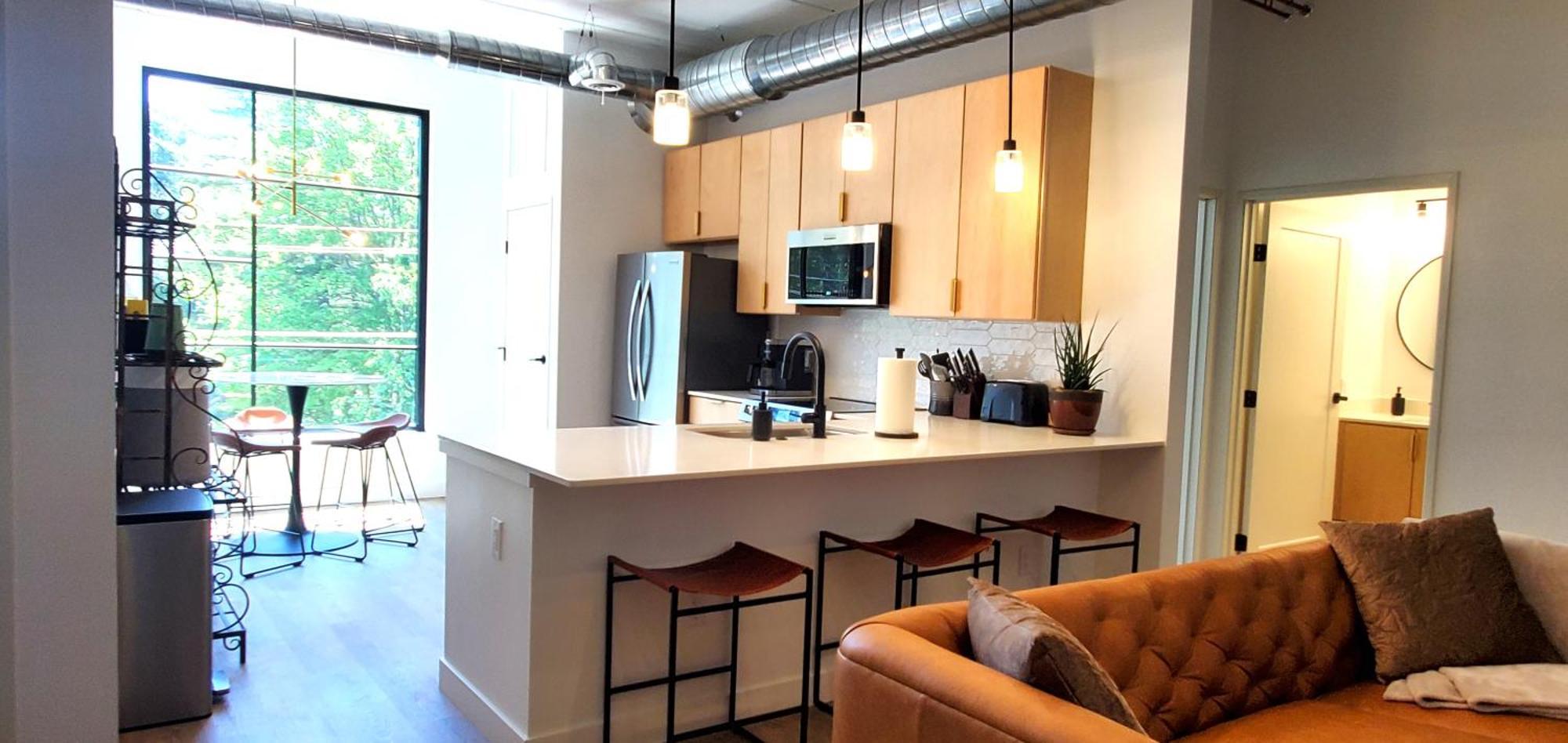 Apartment Perch With Rooftop Terrace & Hot Tubs Near Downtown