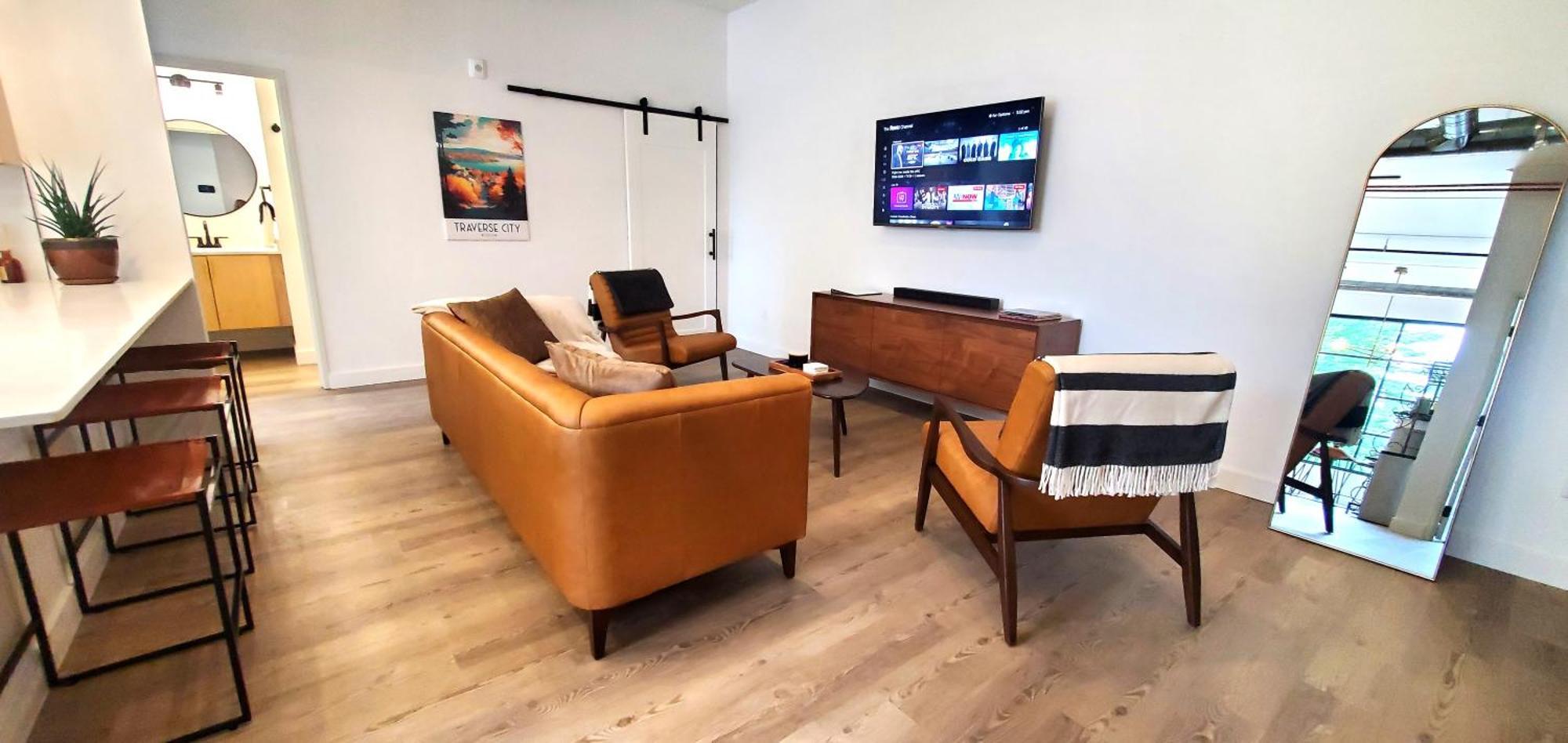 Apartment Perch With Rooftop Terrace & Hot Tubs Near Downtown Traverse City