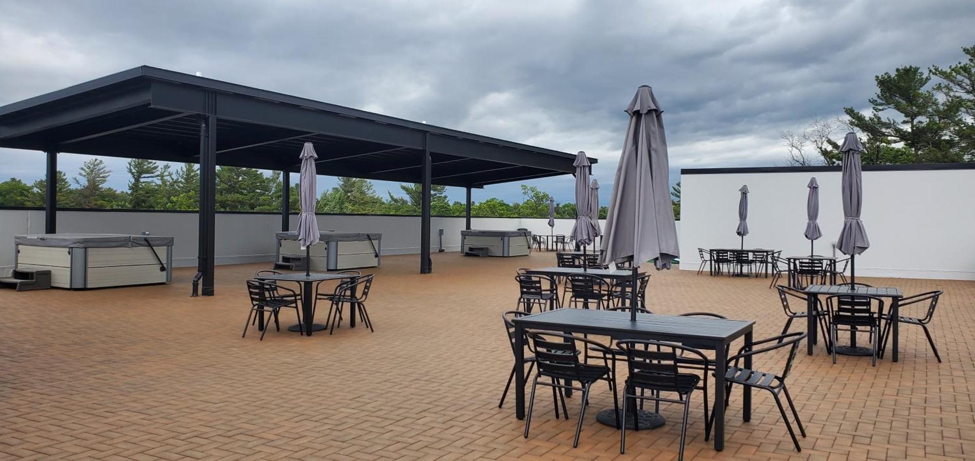 Perch With Rooftop Terrace & Hot Tubs Near Downtown Apartment Traverse City
