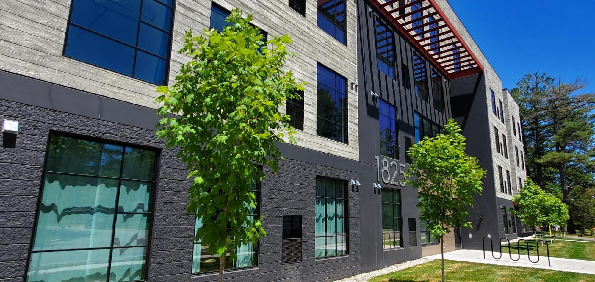 Perch With Rooftop Terrace & Hot Tubs Near Downtown Traverse City