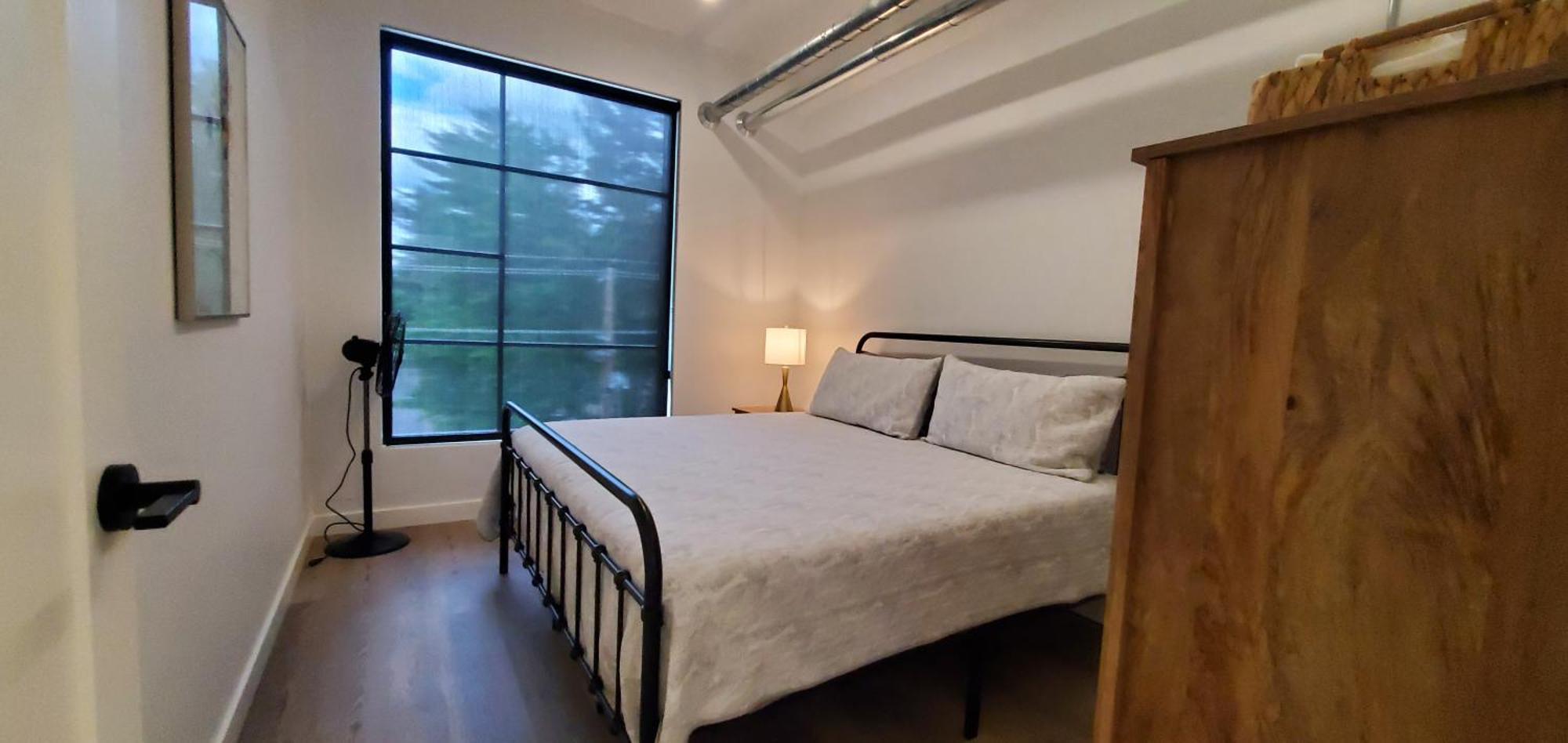 Perch With Rooftop Terrace & Hot Tubs Near Downtown * Traverse City