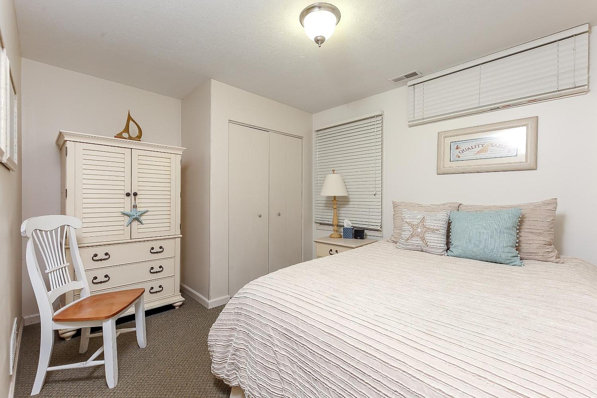 Beautiful 2 Bedroom Lakeside At The Shores Traverse City