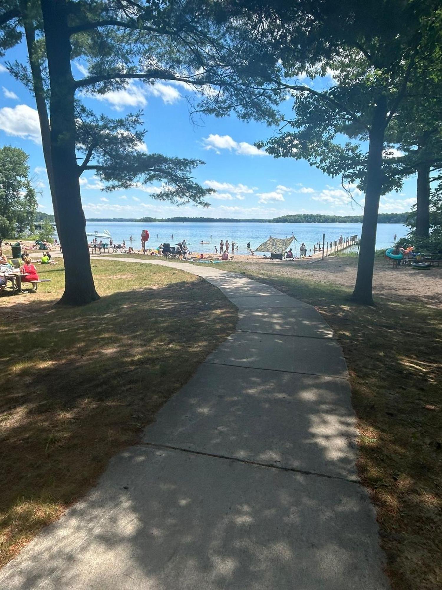 Holiday home Bass Retreat- Lakeview W 5 Bedrooms, Hot Tub, Game Room, Pets