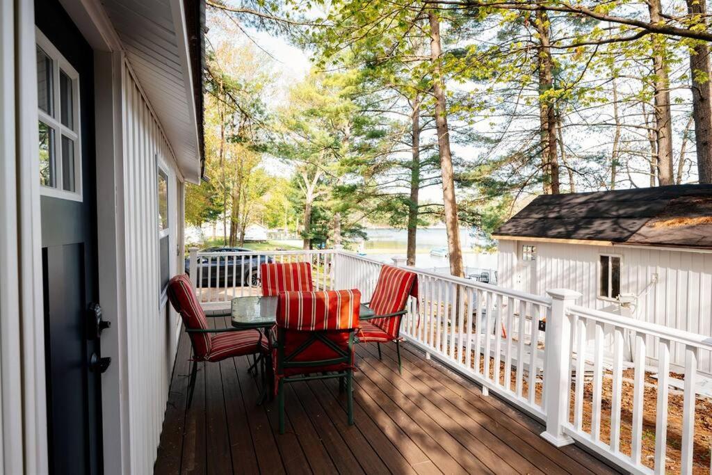 Fishing-arbutus Lake-pontoon Rental-family Friendly *
