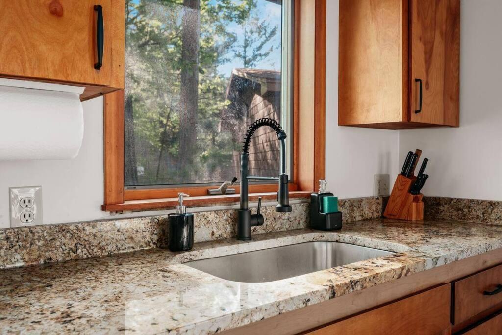 Holiday home Tc With Pontoon & Sup - Sleeps 6! Traverse City