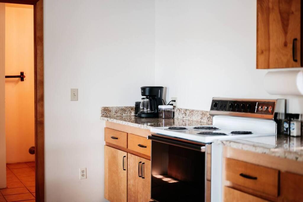 Tc With Pontoon & Sup - Sleeps 6! Holiday home Traverse City