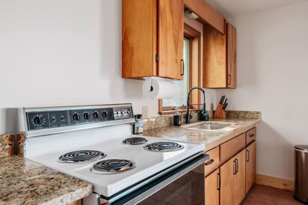 Tc With Pontoon & Sup - Sleeps 6! *