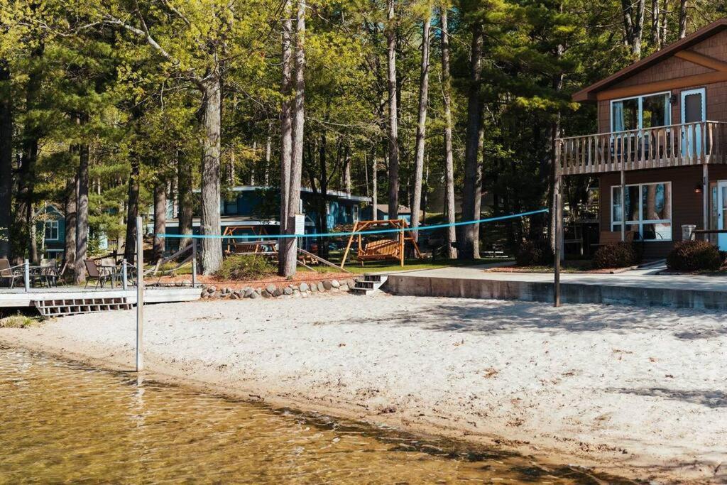 Lakeside By Tc-pontoon Rentals-sandy Holiday home