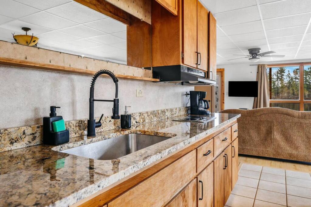 Lakeside By Tc-pontoon Rentals-sandy Holiday home *