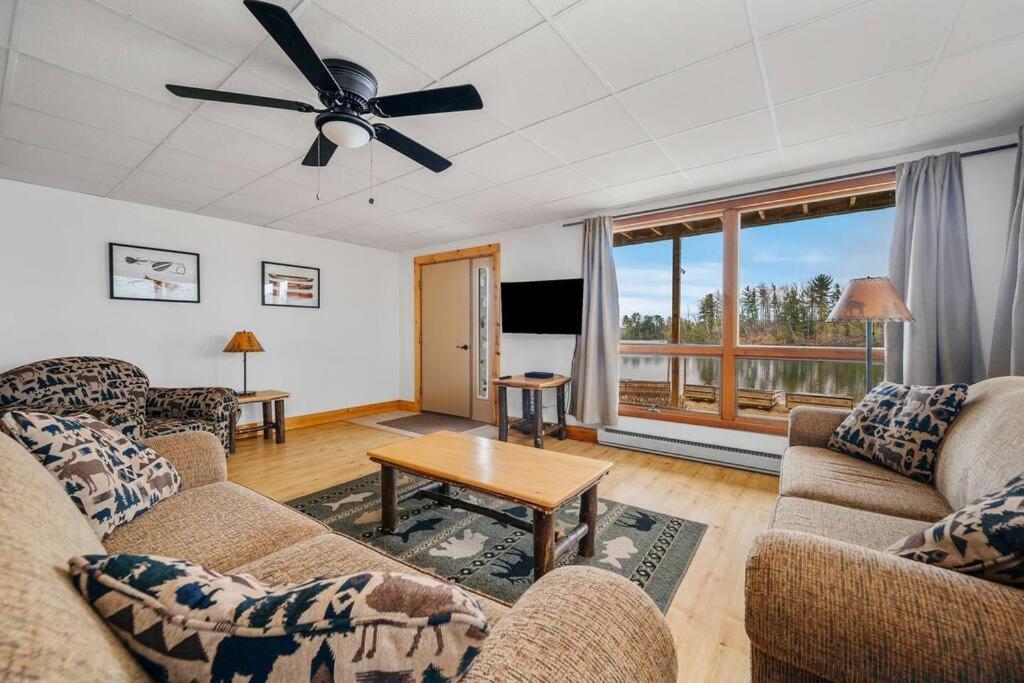Lakeside By Tc-pontoon Rentals-sandy Holiday home *