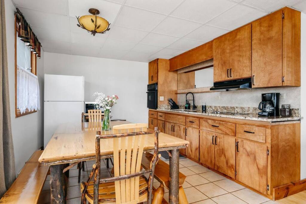Lakeside By Tc-pontoon Rentals-sandy Holiday home Traverse City