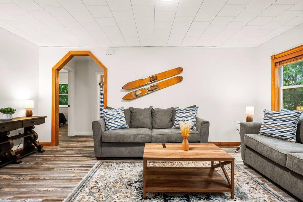 Spacious 3 Bedroom On Arbutus * Traverse City