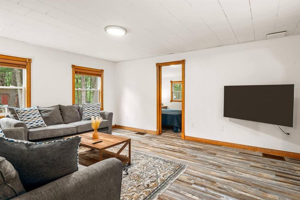 Spacious 3 Bedroom On Arbutus Holiday home *
