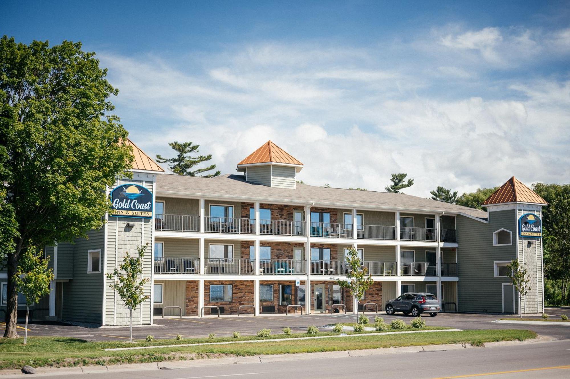 Kasa Gold Coast Traverse 3*