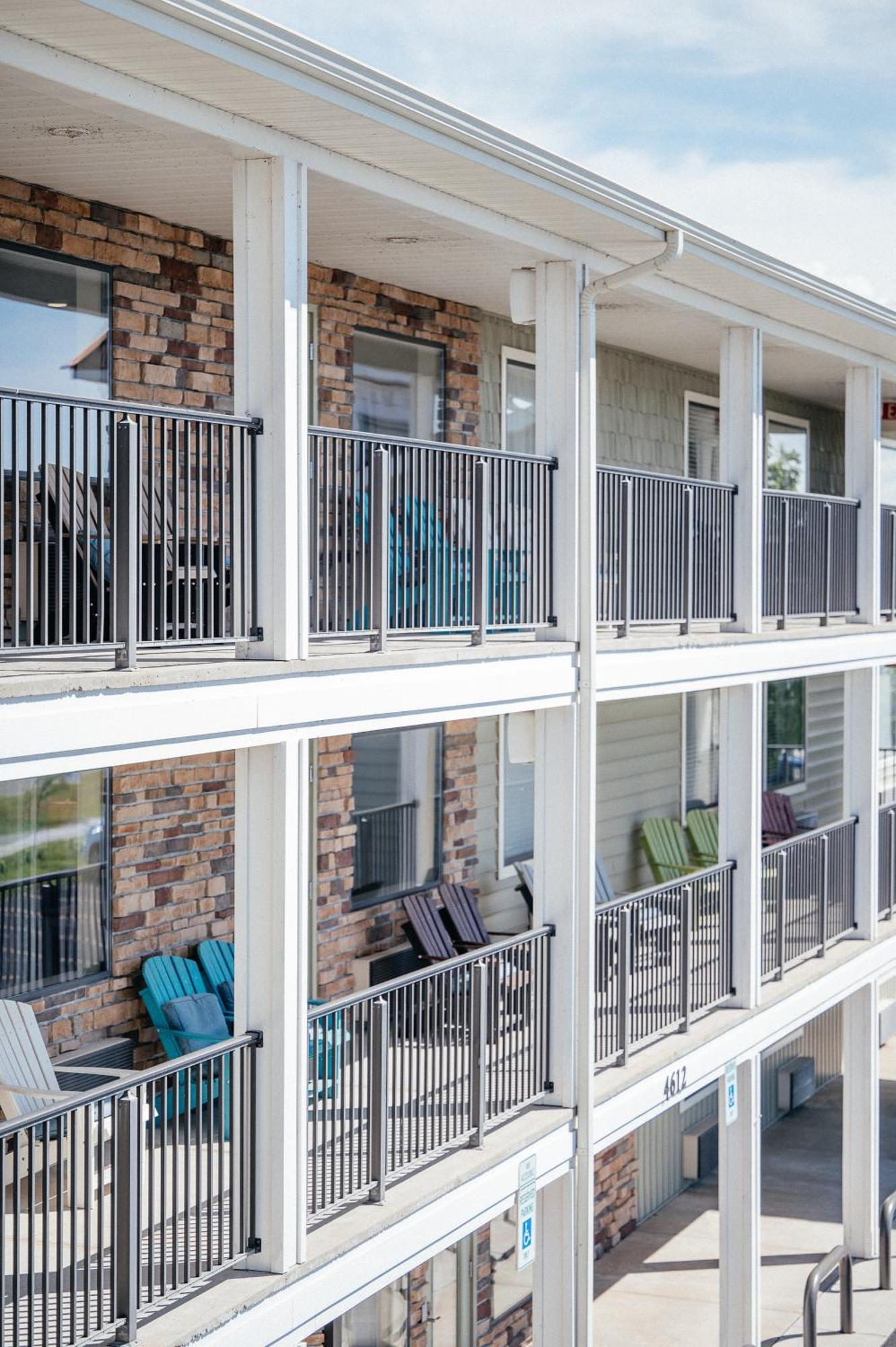 Kasa Gold Coast Traverse 3*