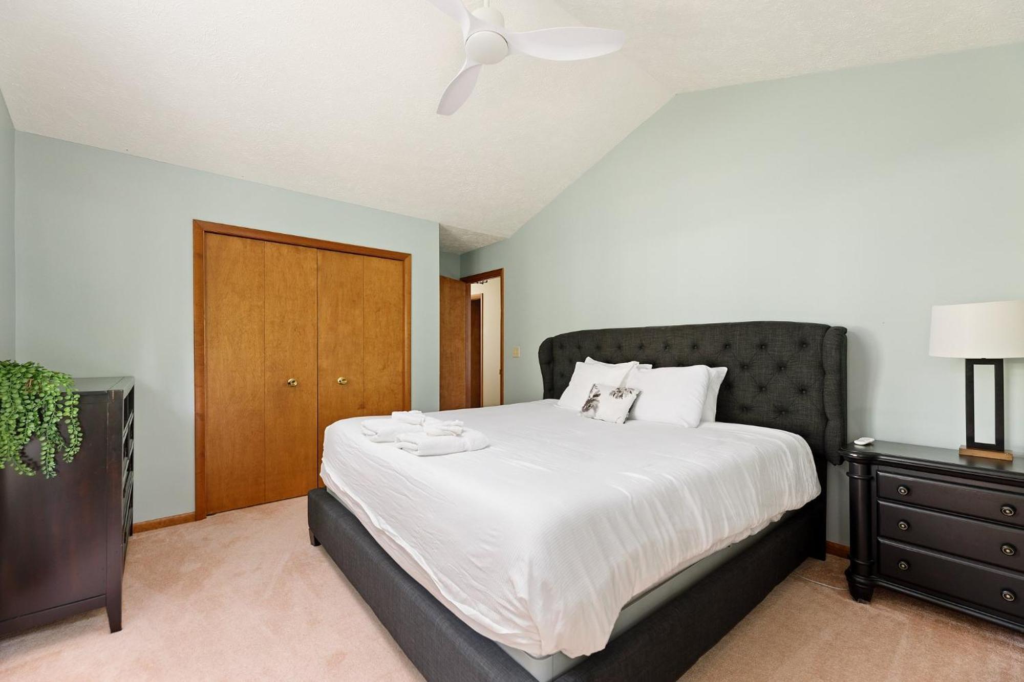 Holiday home Smokey Hollow's Secret Hot Tub Ac Traverse City