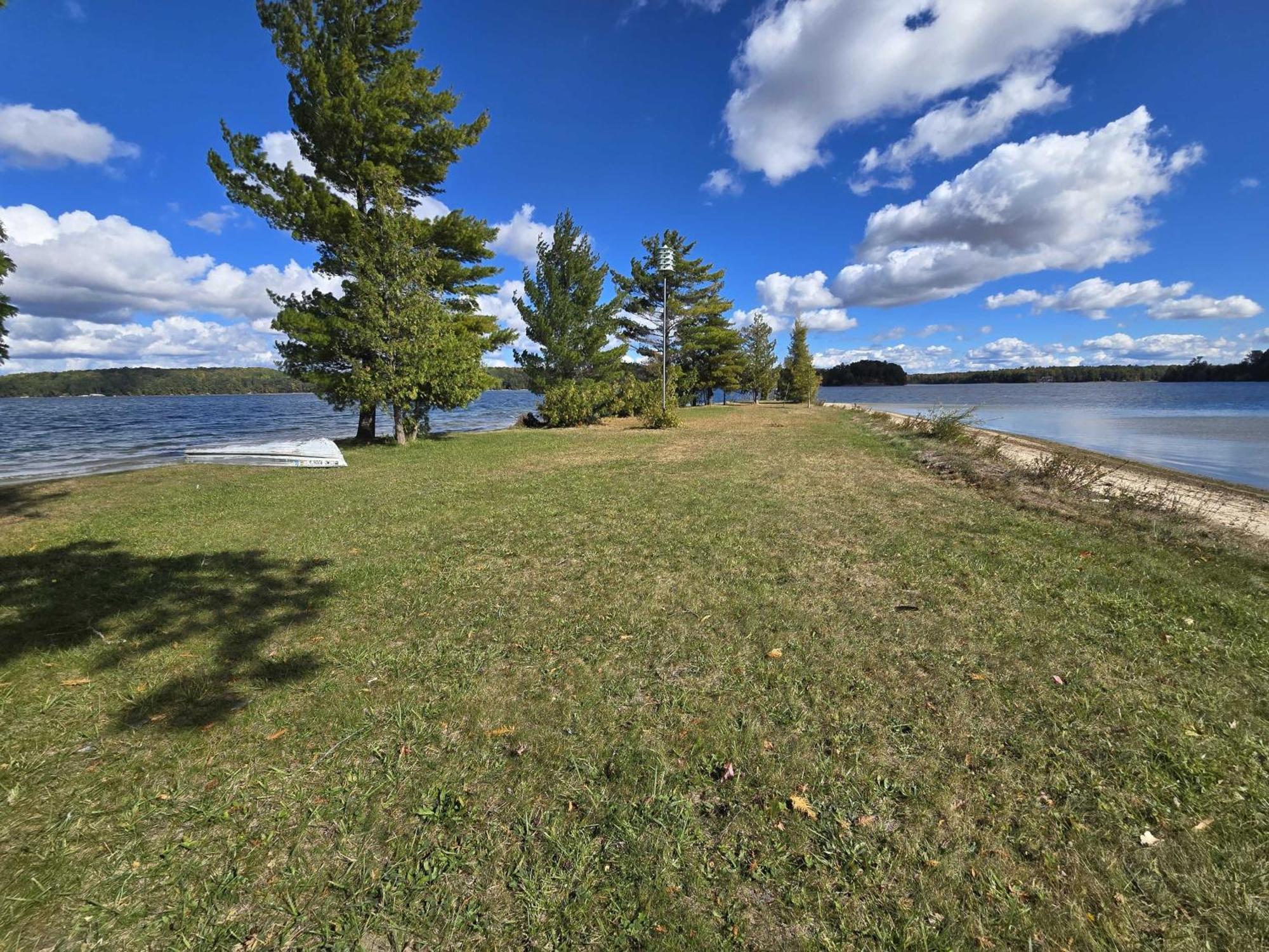 Holiday home Lakefront Serenade *