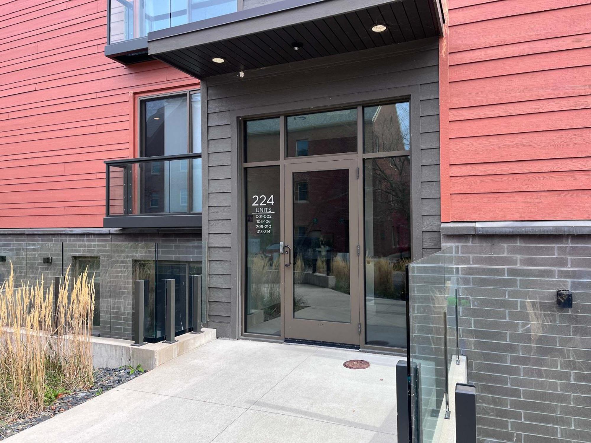 Modern 210 Just Blocks From Michigan