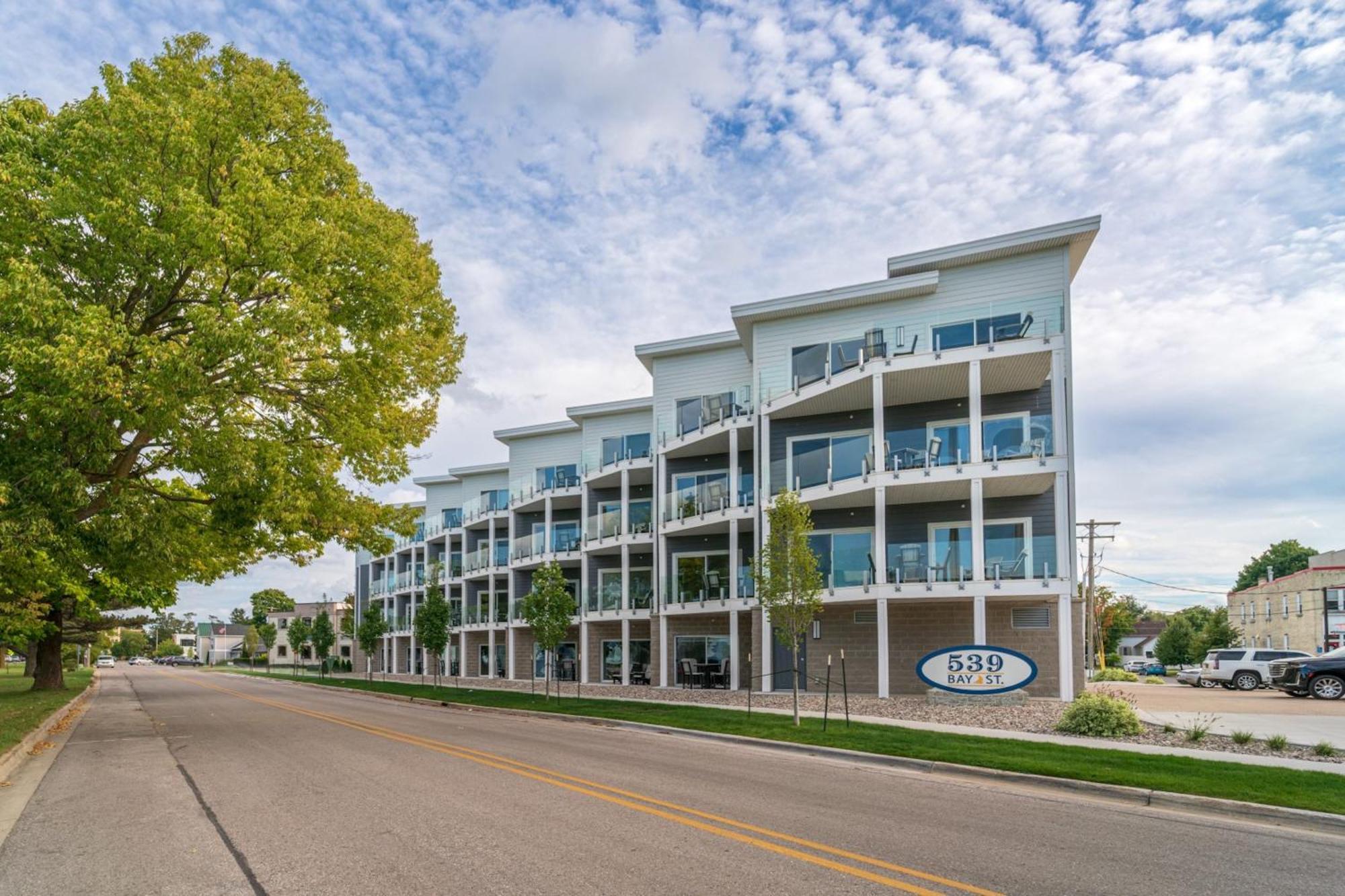 Hotel Kasa 539 Bay Street Traverse 5*